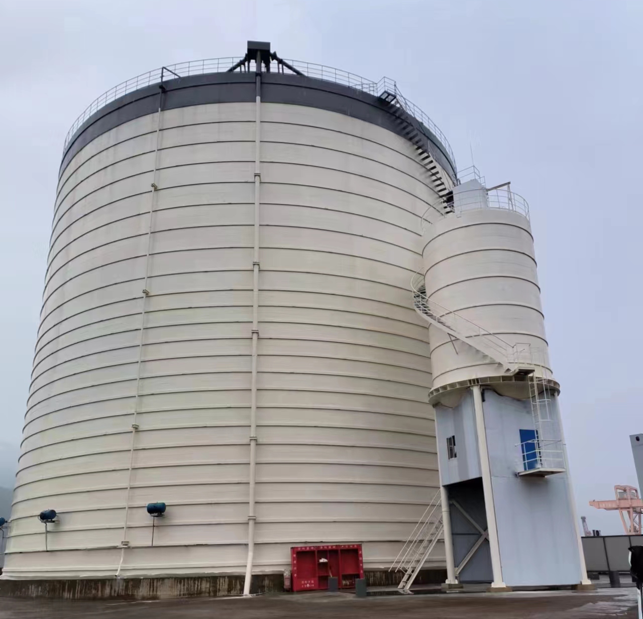 新城镇10万吨水泥钢板库